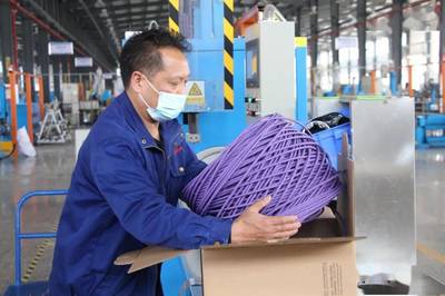 【迈好第一步 见到新气象】企业春节“不打烊” 开足马力生产忙